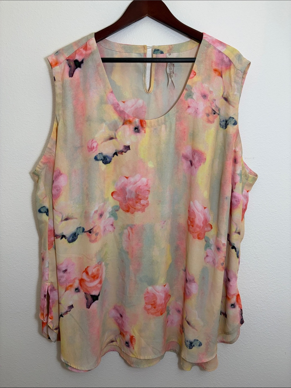 Melissa McCarthy Seven7 Pink Cream Sleeveless Floral Watercolor Shell Top